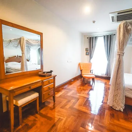 Chez Moi Bangkok Private Executive Residence Sukhumvit 26 Exterior photo